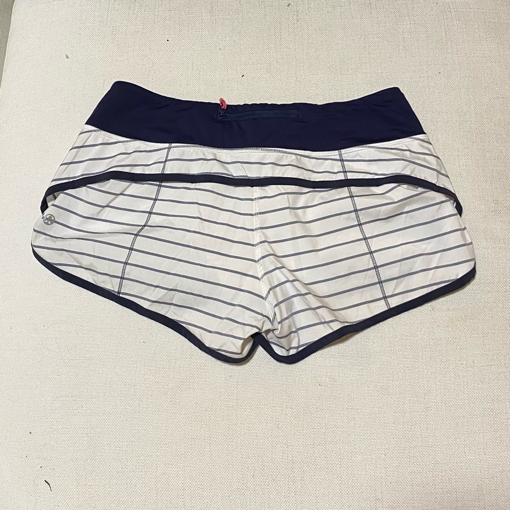 Lululemon Speed Shorts 2.5 size 6 Striped white and Navy